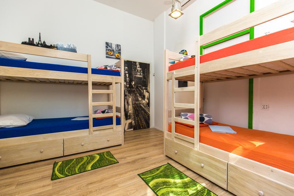 Hostel Crazy House