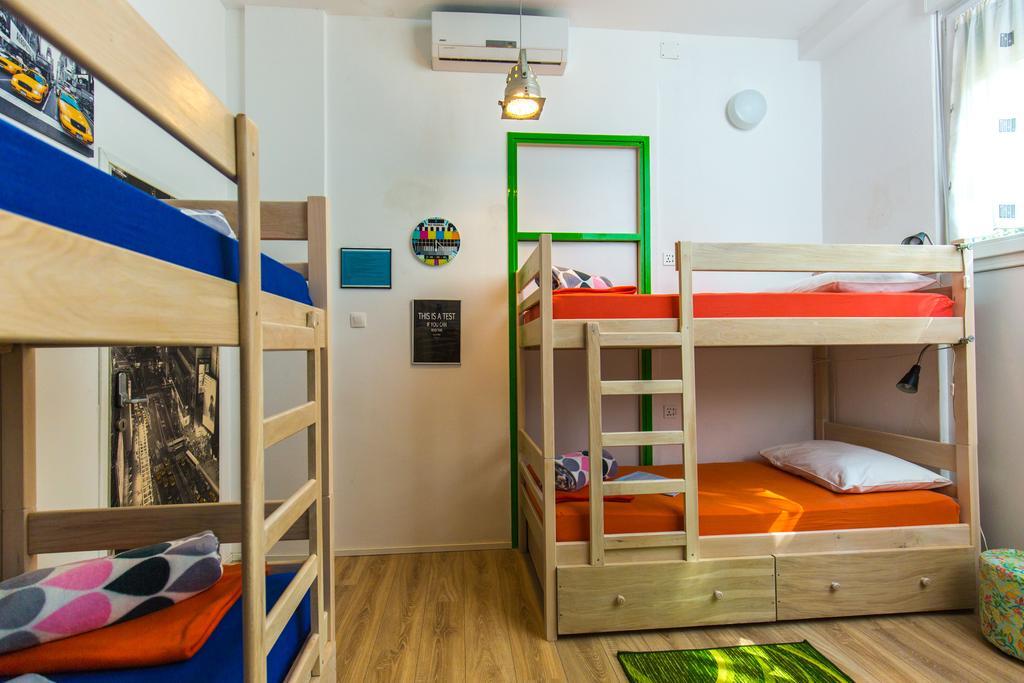 Hostel Crazy House *