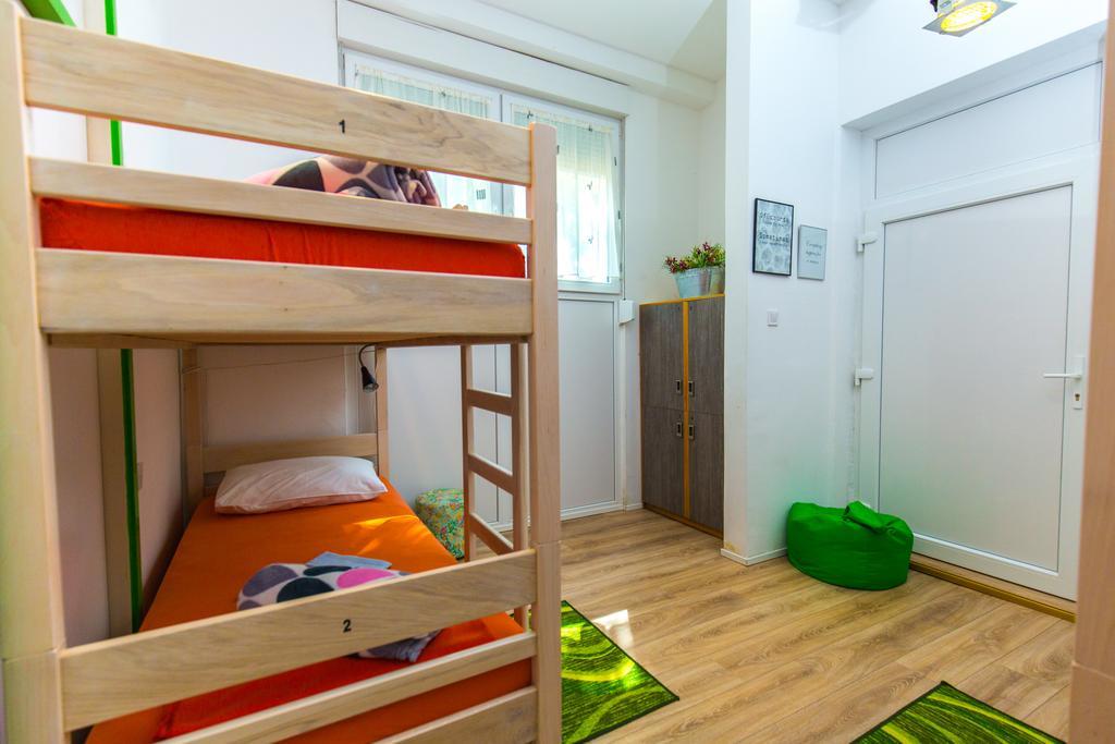 Crazy House Hostel *